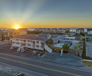 Photo 2 - Loggerhead Inn & Suites