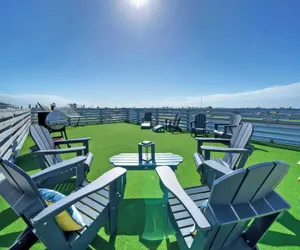 Photo 3 - Stella Maris by Avantstay Rooftop View + Pool