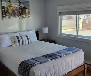 Photo 4 - Angler Village Inn
