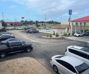 Photo 2 - Motel 6 Abbeville, AL