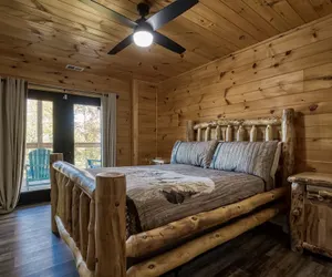 Photo 5 - Smoky Lake Retreat 3 Bedroom Cabin by RedAwning