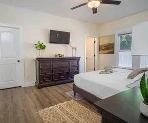 Photo 5 - Brand New Craftsman 2br/2ba Home in Denver Heights