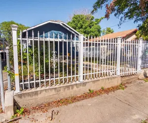 Photo 2 - Brand New Craftsman 2BR 2BA Home in Denver Heights