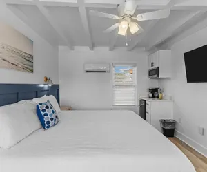 Photo 5 - The Beach House Motel & Suites