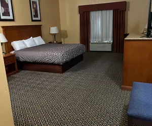 Photo 4 - HiWay Inn Express