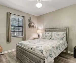 Photo 5 - 2113 Talbot Ct. 3 Bedroom Home by RedAwning