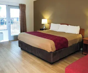 Photo 2 - Garden Inn & Suites Oakland Airport