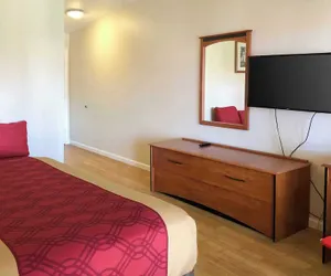 Photo 4 - Garden Inn & Suites Oakland Airport