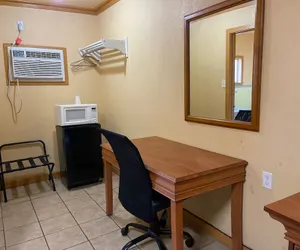 Photo 4 - Budget Inn Motel
