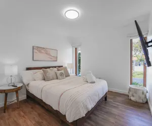 Photo 2 - Awesome House with pool Westchester