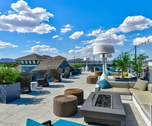 Photo 4 - Designer Apt With Jacuzzi Walk To Casino Imax
