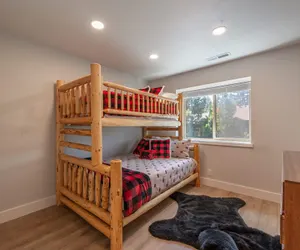 Photo 4 - Tahoe City Condo for 8 Slopes Beach Town by Sierra Getaways