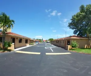 Photo 2 - Travel Inn of Riviera Beach