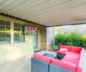 Photo 5 - Bama Ranch 4 Miles to Stadium Sleeps 8