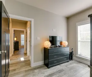 Photo 3 - Centrally Located Stunning 3BR 2BA Near Downtown