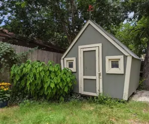 Photo 2 - Charming Studio w Deck Garden