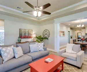 Photo 2 - Centrally Located Stunning 3BR 2BA Near Downtown