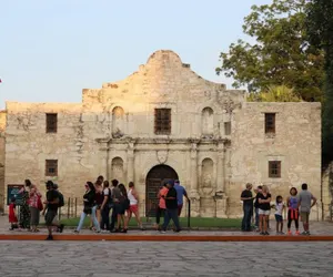 Photo 2 - Chic Downtown Farmhouse With Garden and BBQ Grill