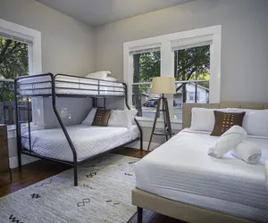 Photo 4 - Chic Downtown Farmhouse With Garden and BBQ Grill
