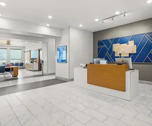 Photo 4 - Holiday Inn Express Asheville Woodfin by IHG