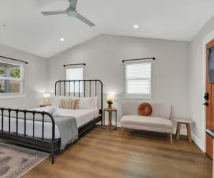 Photo 4 - The Grove Combo