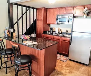 Photo 5 - Spacious Lakeside Country Getaway