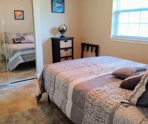 Photo 4 - Spacious Lakeside Country Getaway