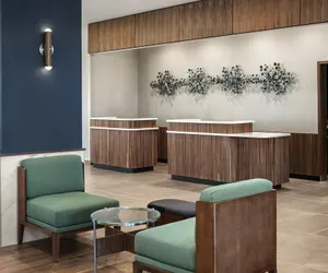 Photo 4 - Courtyard by Marriott Bettendorf