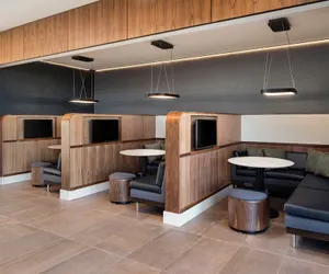 Photo 2 - Courtyard by Marriott Bettendorf