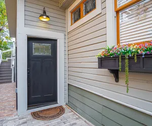 Photo 2 - Exquisite Studio Guesthouse Near Downtown's Core!