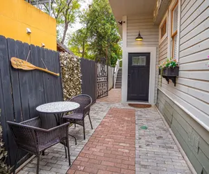 Photo 2 - Exquisite Studio Guesthouse Near Downtown s Core