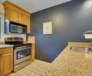 Photo 4 - Sunny Stratton Townhome ~ 1 Mi to Skiing!