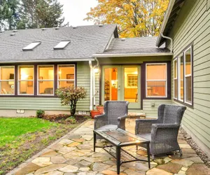 Photo 4 - Dog-friendly Milwaukie Home: 9 Mi to Dtwn Portland