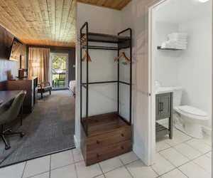 Photo 3 - Tremont Lodge & Resort