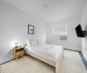 Photo 4 - Historic 2 Bedroom Retreat
