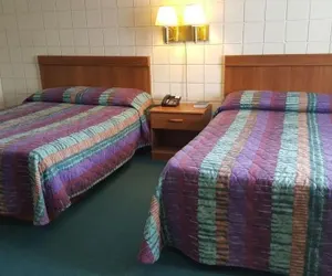 Photo 5 - Oakridge Motel