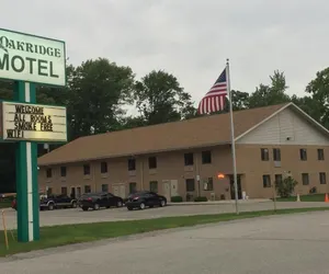 Photo 2 - Oakridge Motel
