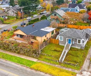 Photo 2 - Walk to the waterfront The Hobbit House