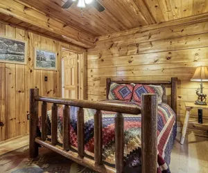 Photo 5 - Secluded Hideaway 2 Bedroom Cabin by RedAwning