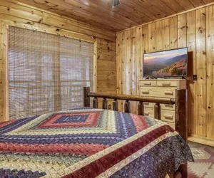Photo 4 - Secluded Hideaway 2 Bedroom Cabin by RedAwning