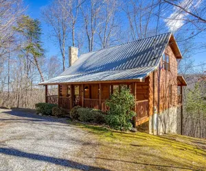 Photo 2 - Secluded Hideaway 2 Bedroom Cabin by RedAwning