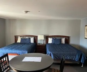 Photo 4 - Gamble Farm Inn and Suites