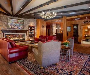Photo 3 - Mount Lemmon Lodge