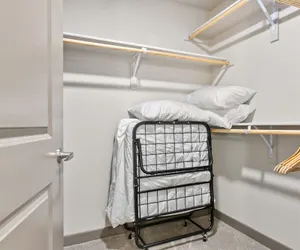 Photo 5 - CozySuites at Downtown Phoenix