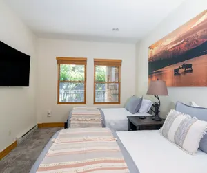 Photo 2 - Bear Creek Lodge 303 3 Bedroom Condo by Alpine Lodging Telluride