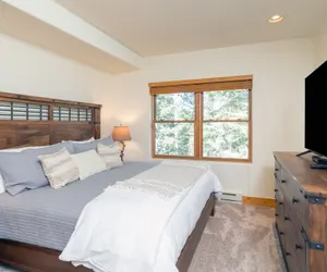 Photo 3 - Bear Creek Lodge 303 3 Bedroom Condo by Alpine Lodging Telluride