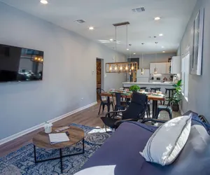 Photo 5 - Spectacular Brand New 4BR 2 5BA Near DT Riverwalk