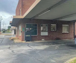 Photo 3 - Georgianna Motel