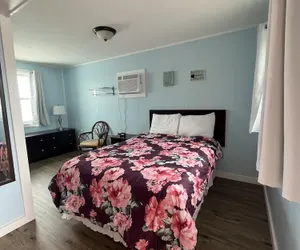 Photo 4 - Pete's Lakefront Motel