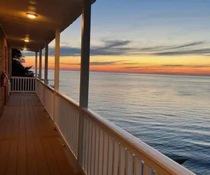 Photo 5 - Pete's Lakefront Motel